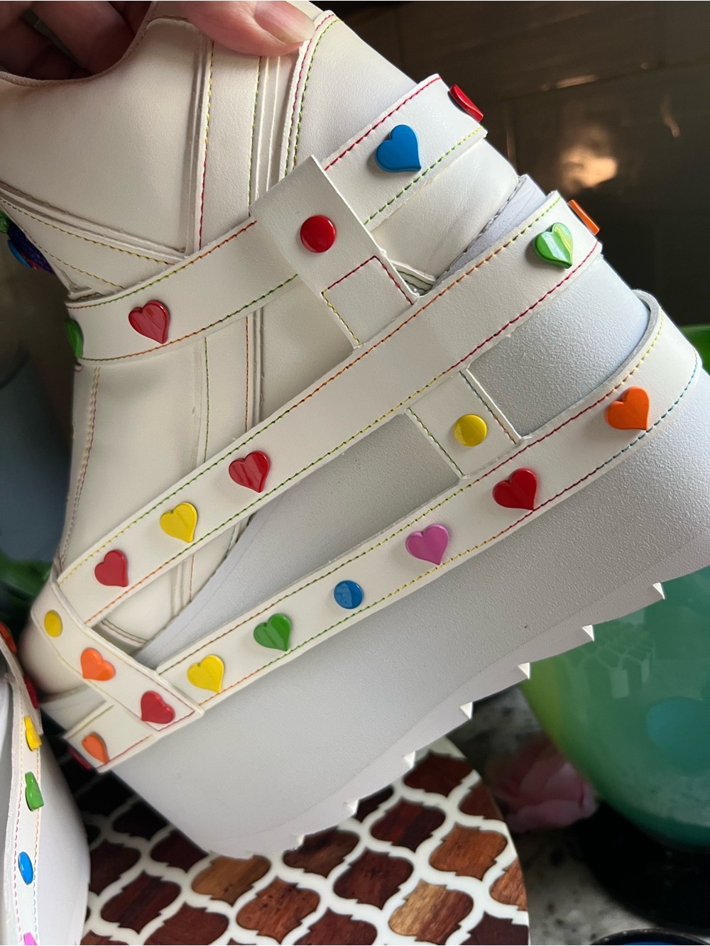 YRU White Platform Sneakers with Rainbow Heart Studs BRAND NEW! Size 8 - Picture 12 of 13